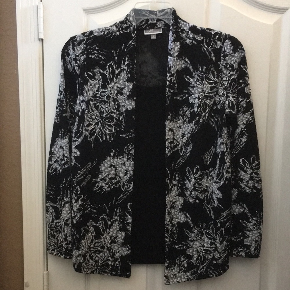 FINAL MARKDOWN Ladies’ JM Collection 1-pc w/2-pc Look Top (S)